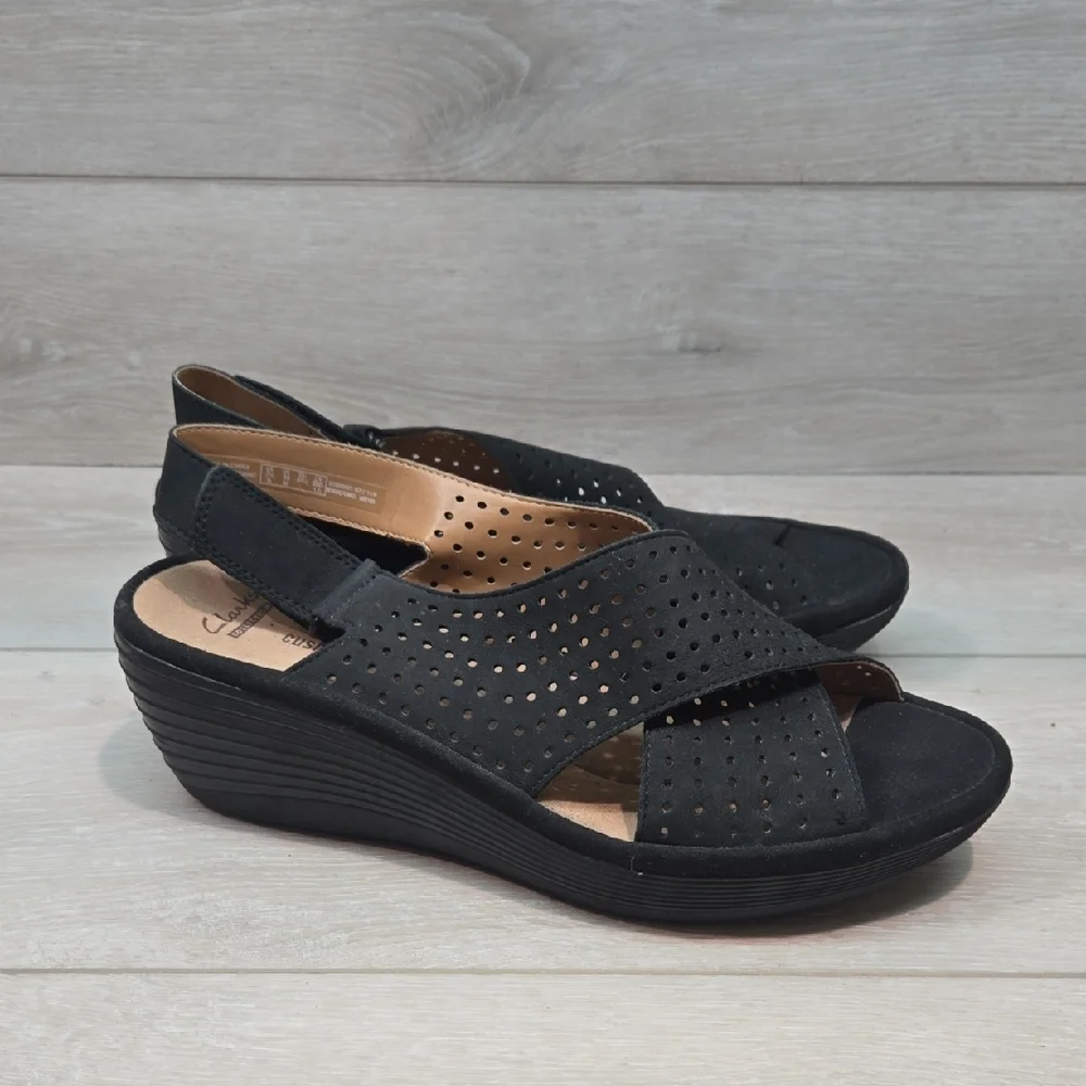 Clarks Collection Women's Leather Cushion Soft PerforatWedge Sandals Shoes 10M